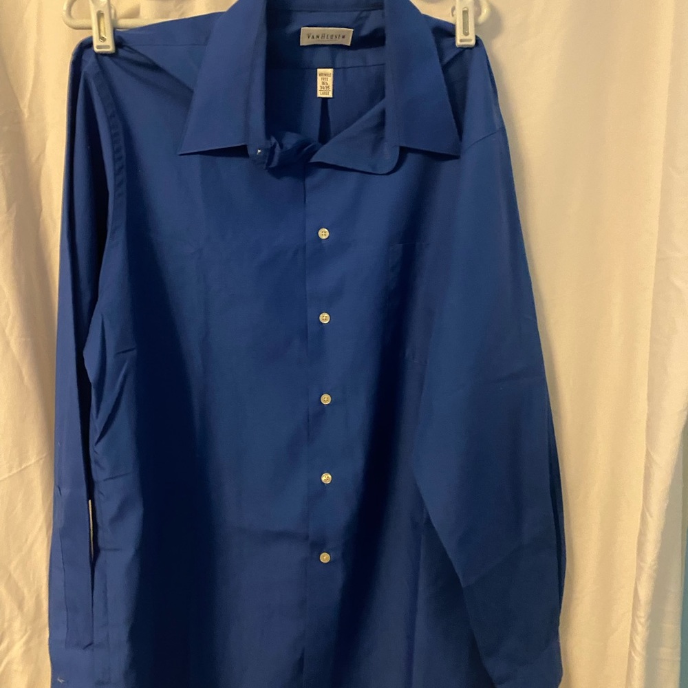VanHeusen men’s dress shirt